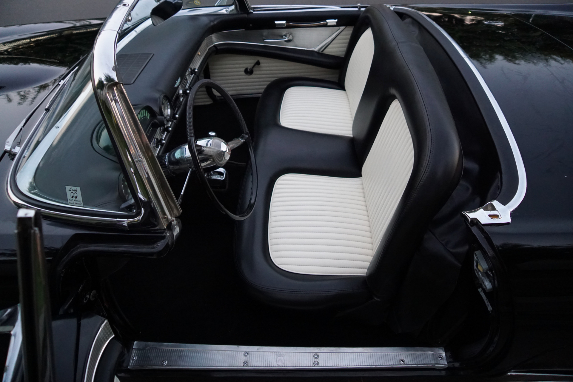 1955 Ford Thunderbird - Plate 15