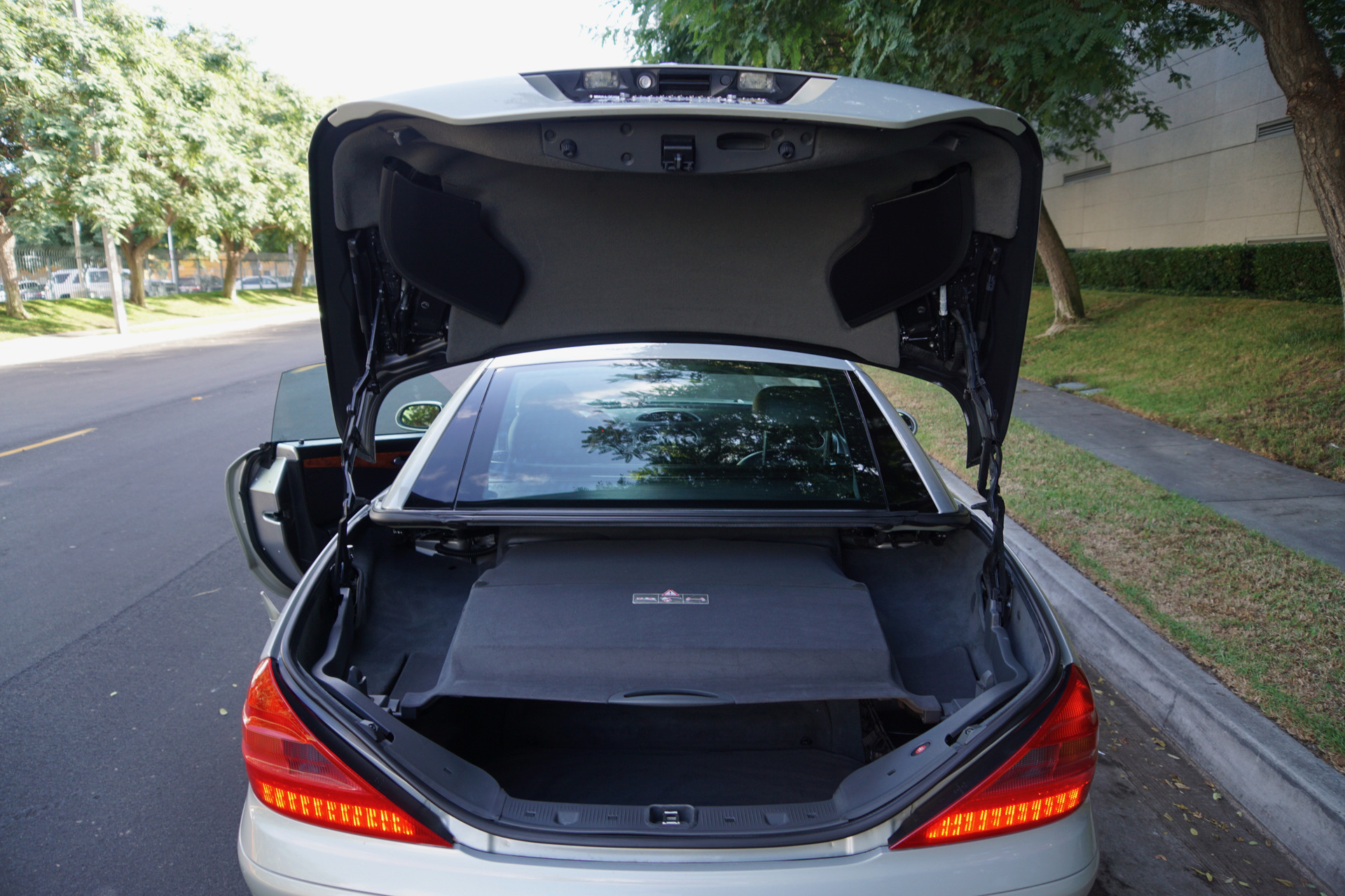 2003 Mercedes-Benz SL500 - Plate 9
