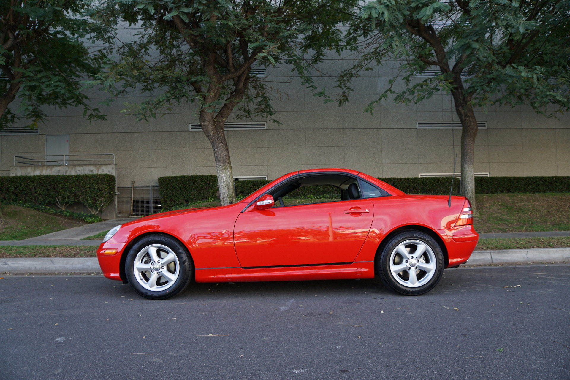 2004 Mercedes-Benz SLK320 - Plate 3