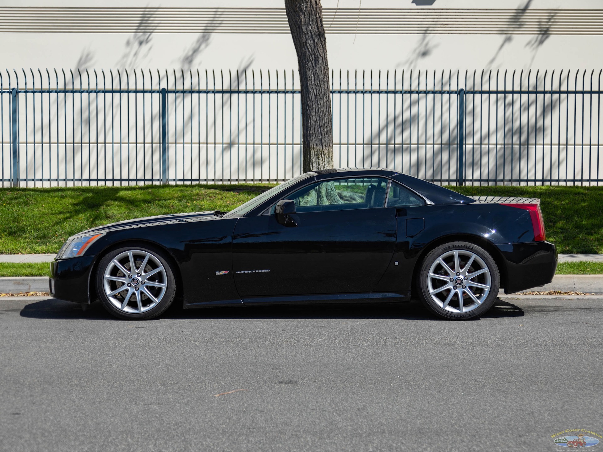 2008 Cadillac XLR-V - Plate 3