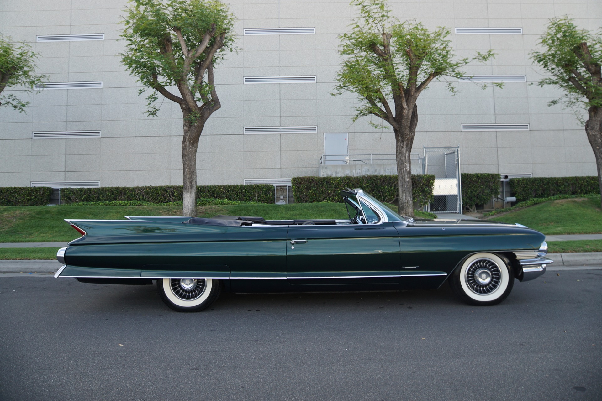 1961 Cadillac Series 62 - Plate 8