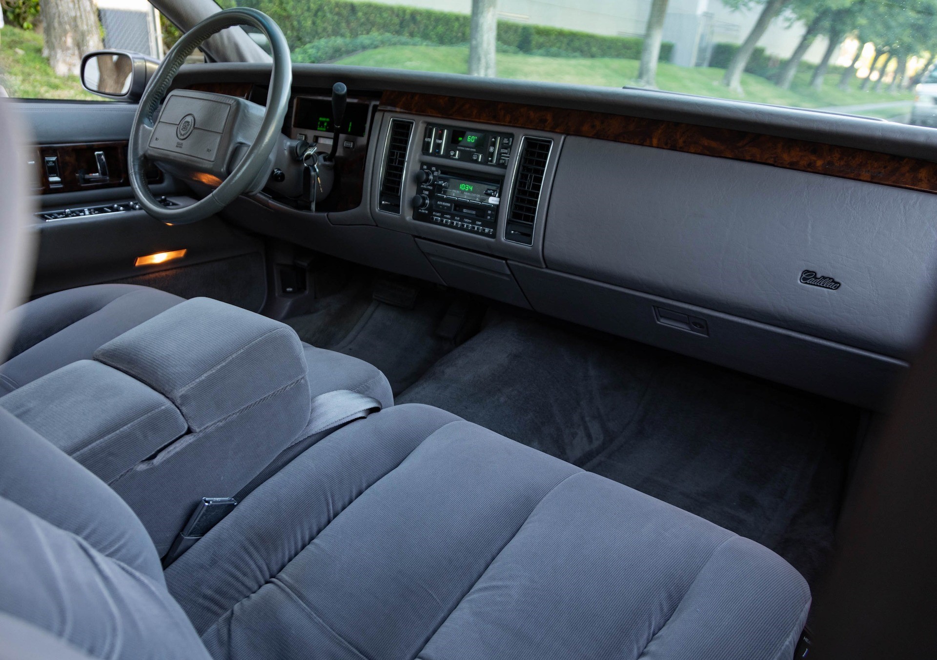 1993 Cadillac Fleetwood - Plate 16