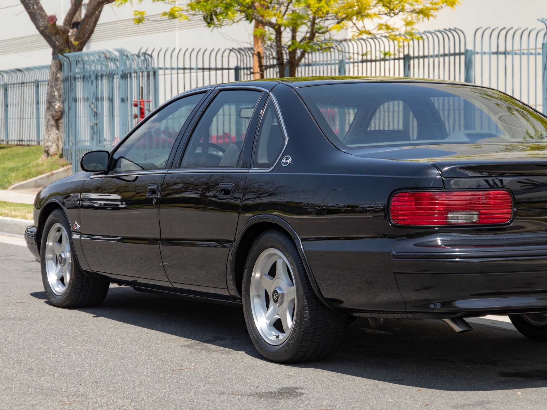 1996 Chevrolet Impala SS - Plate 5