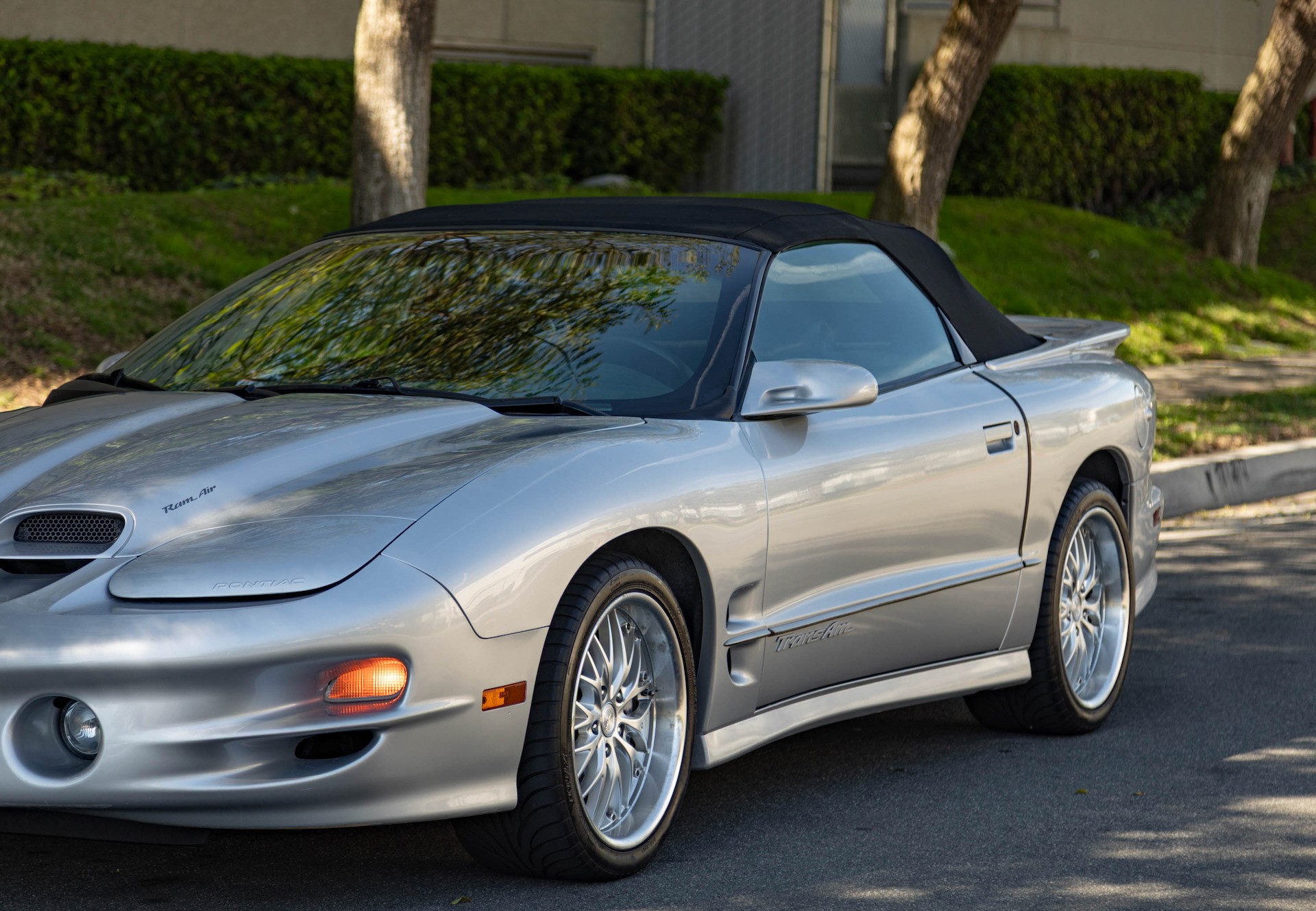 2002 Pontiac Firebird - Plate 2